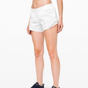 Lululemon shorty Hot short ll Long 4”